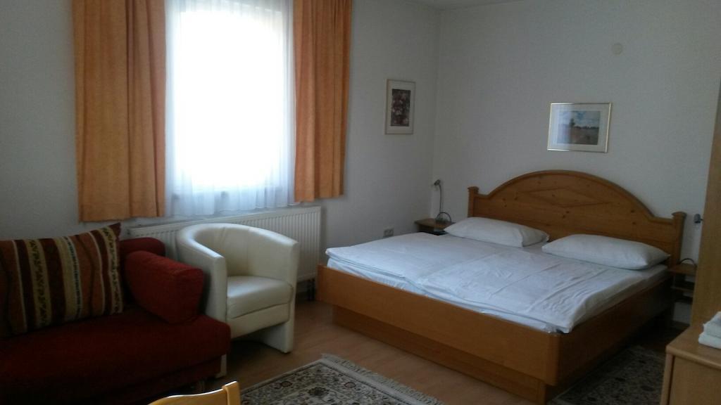 Pension Parzer Pressbaum Bei Wien Rom bilde