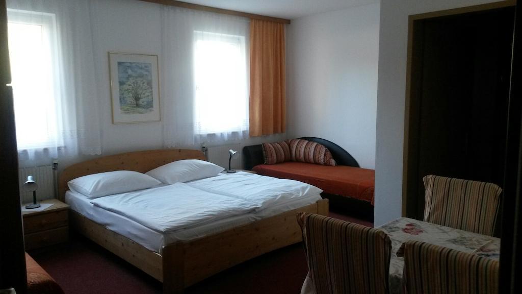 Pension Parzer Pressbaum Bei Wien Rom bilde